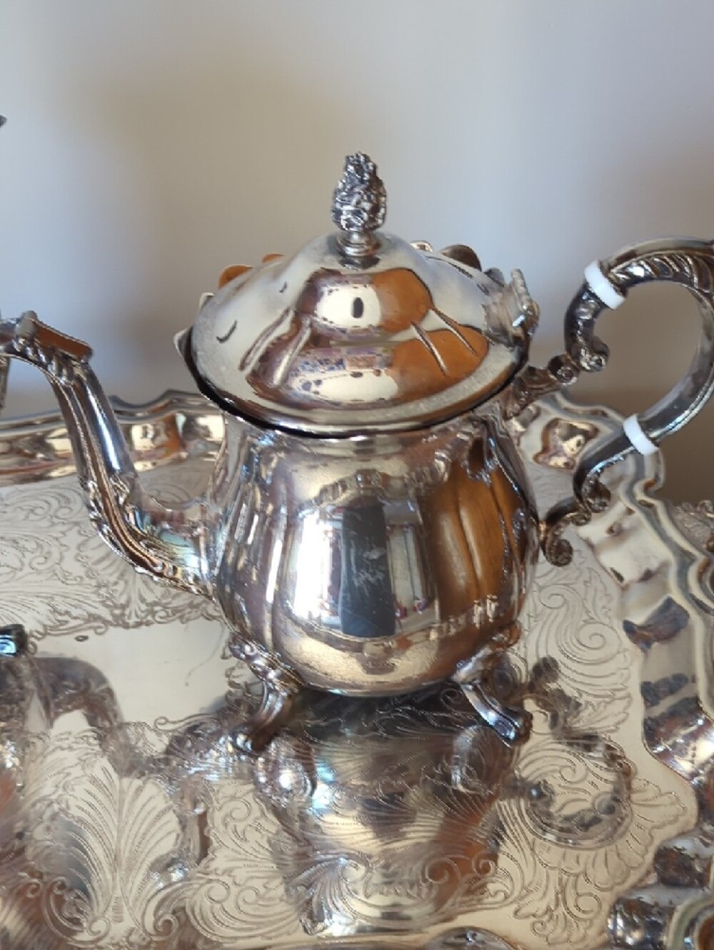 Elegant Silver Plated Tea & Coffee Service Set - Ornate Engraved Pieces - Picture 12 of 16